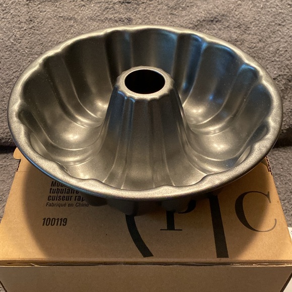 The Pampered Chef Other - Never Used Pampered Chef Fluted Cake Pan